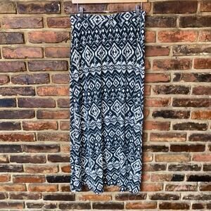 Maurcies Black & White Aztec Print Pull-On Maxi Skirt Women's Size Medium